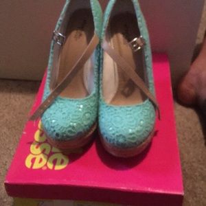 Charlotte Russe mint green wedges